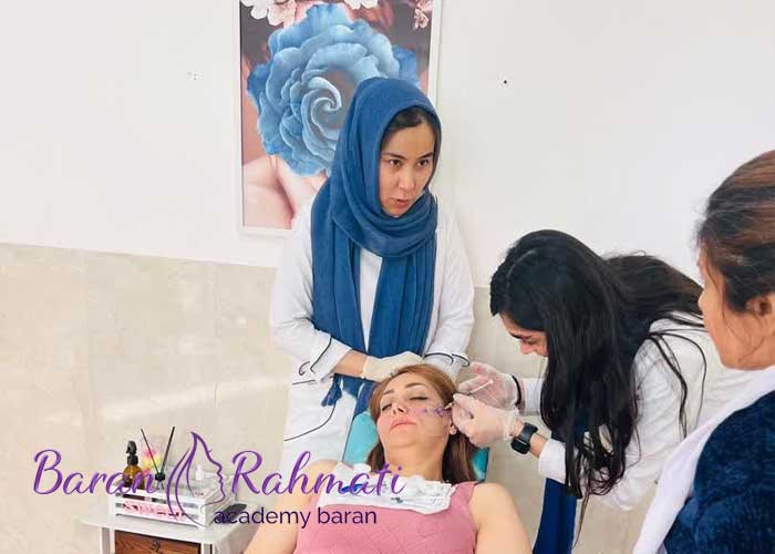 Read more about the article آموزش تزریق ژل در تبریز