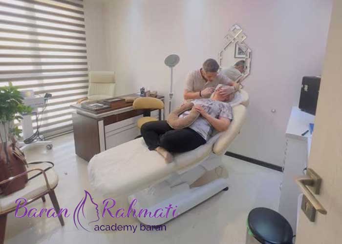 Read more about the article آموزش ژل و بوتاکس در قم