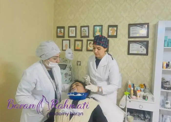 Read more about the article آموزش تزریق بوتاکس در قشم 